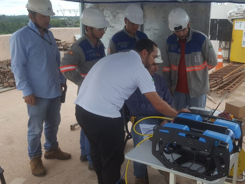 Training by BRS Robotica Submarina.