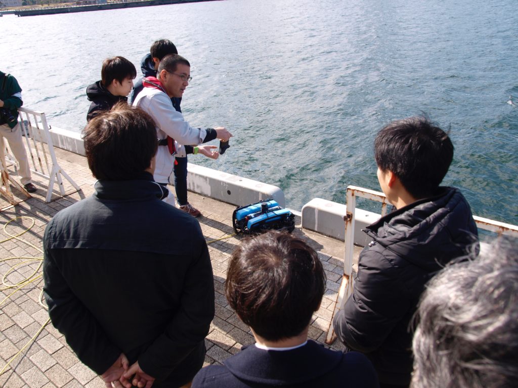 Demo by Six Voice. (Photo courtesy of Technoocean-Network).